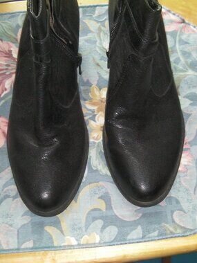 Women 'Naturalizer' Boots size 8